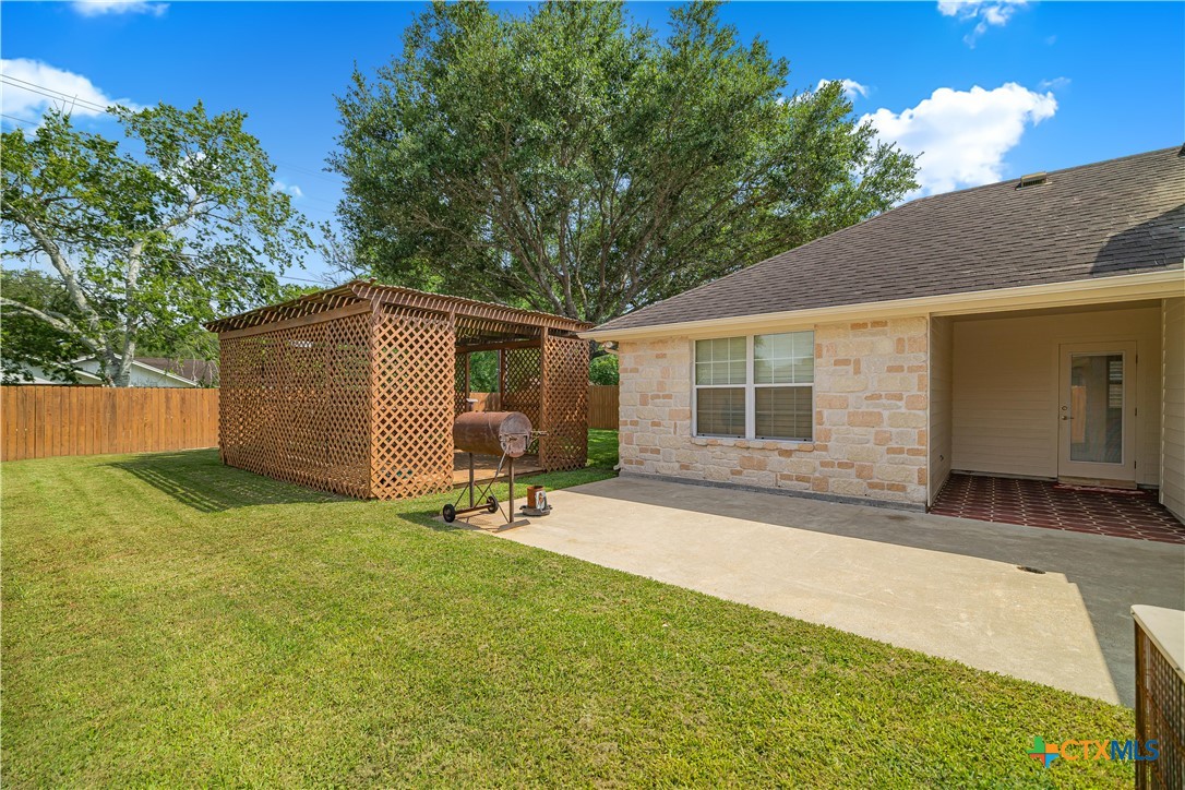 main property photo 28