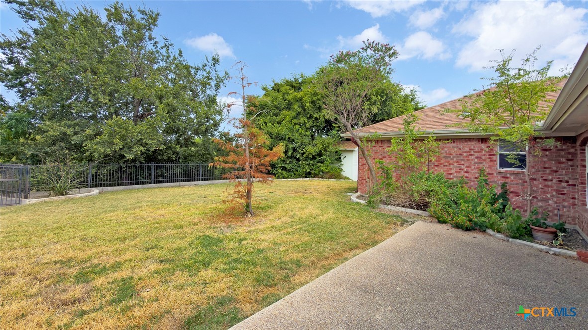 main property photo 29