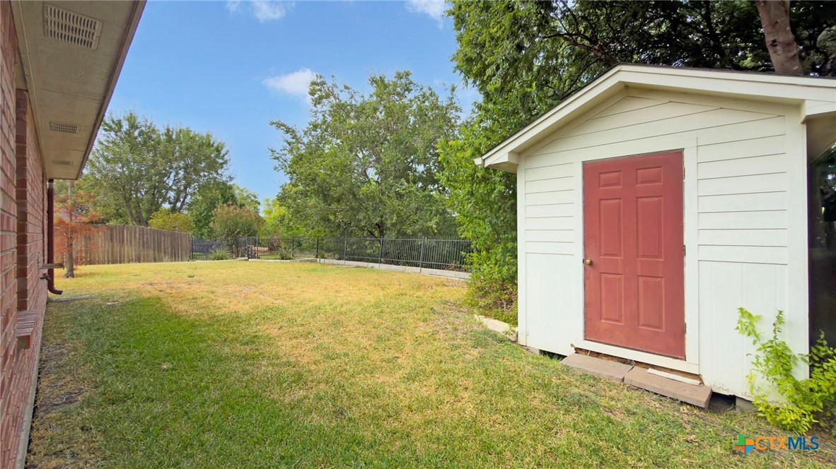 main property photo 31