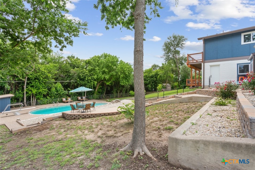 main property photo 29