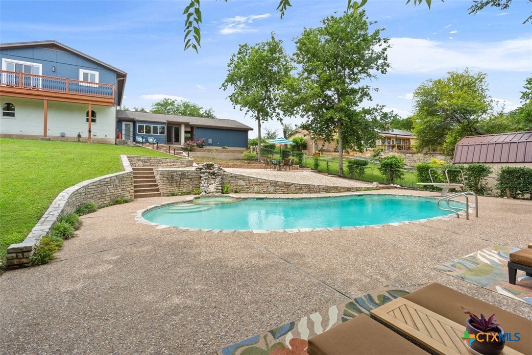 main property photo 40