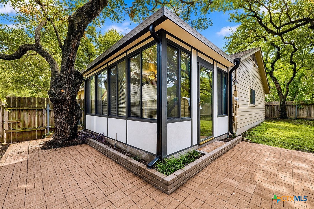 main property photo 22