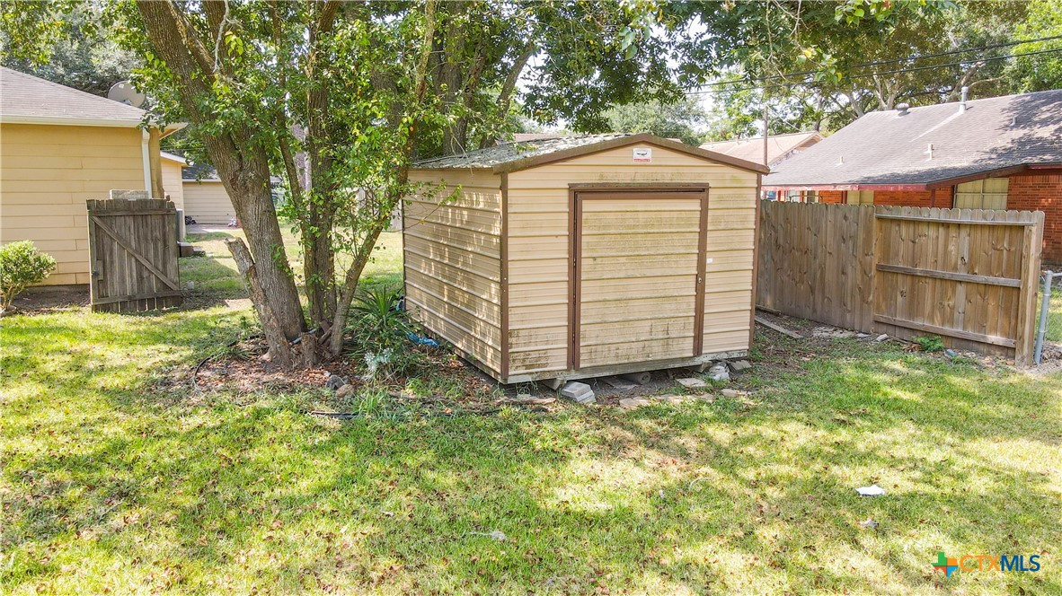 main property photo 29