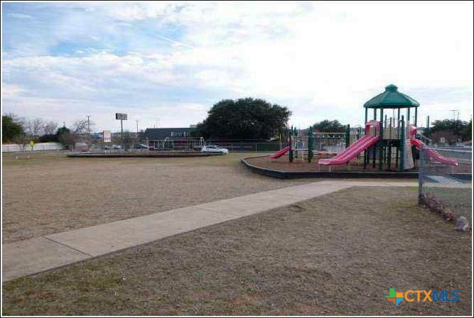 main property photo 11