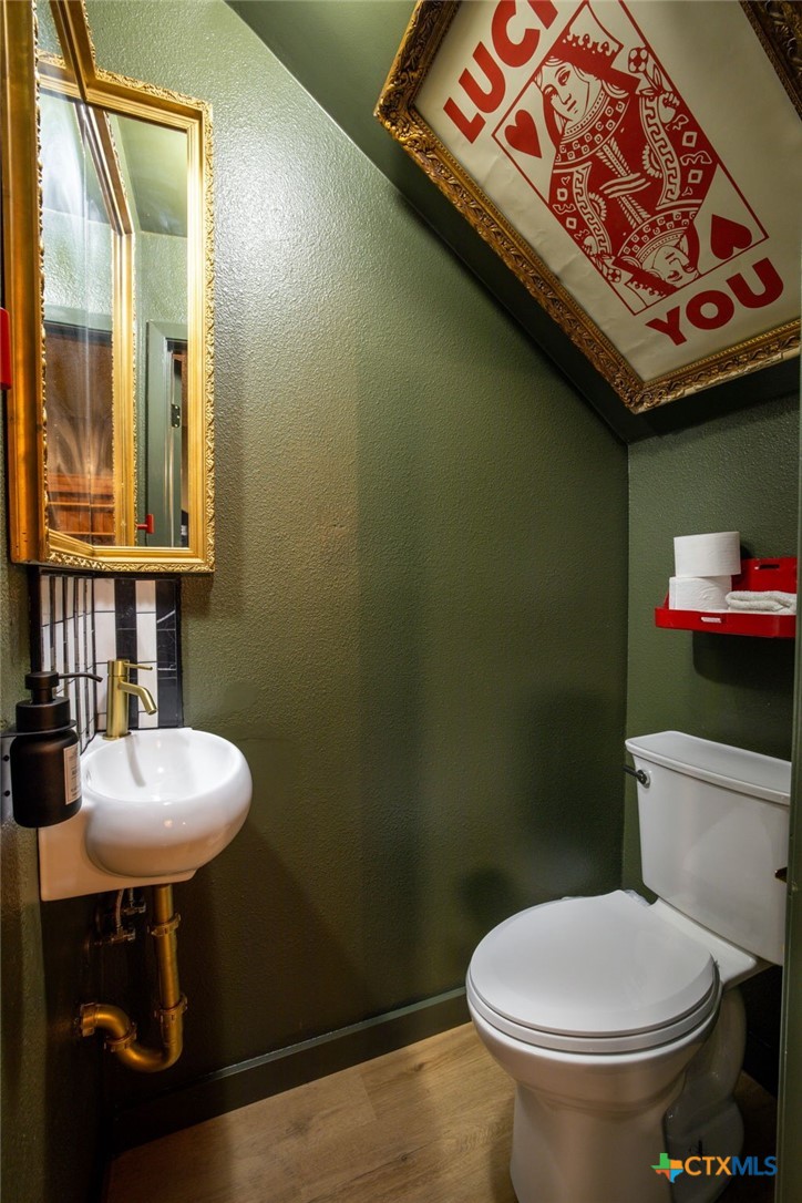 main property photo 9