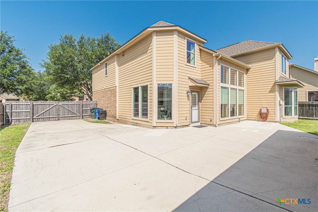 main property photo 31