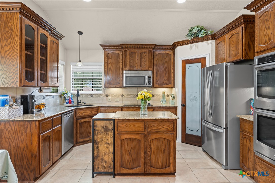 main property photo 10