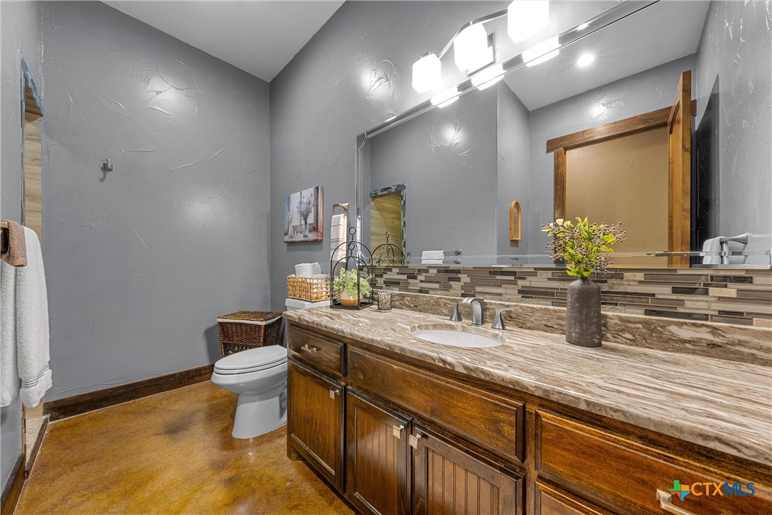 main property photo 23