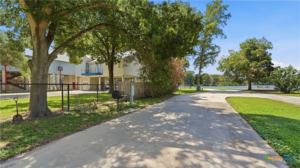 main property photo 10