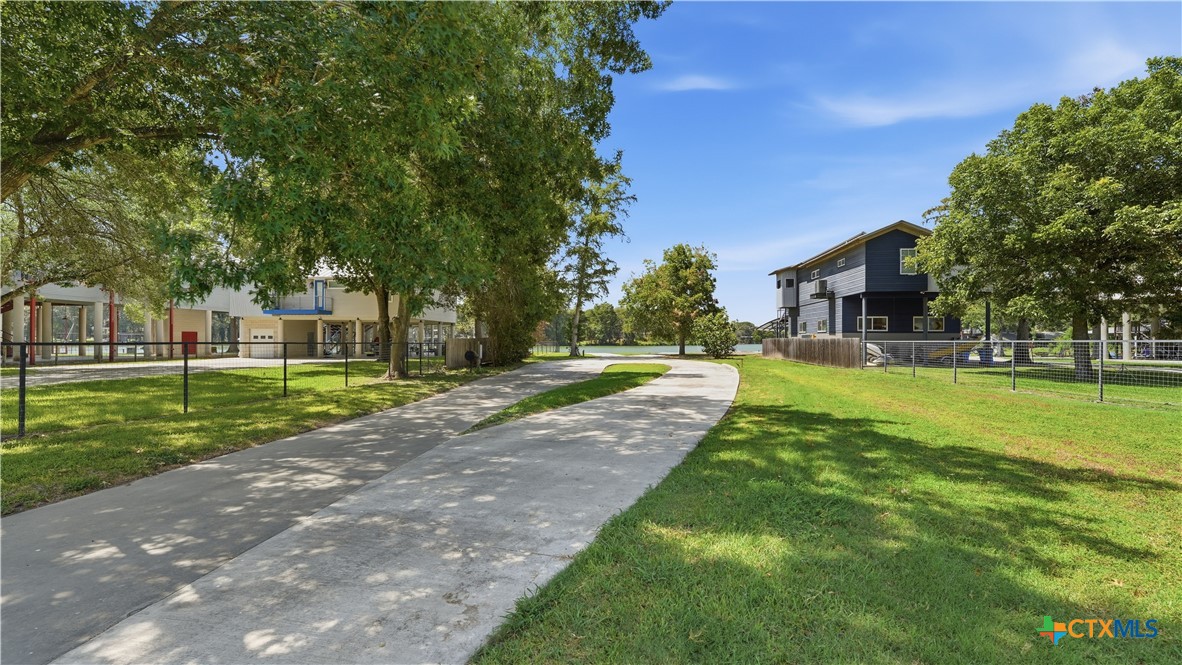 main property photo 11