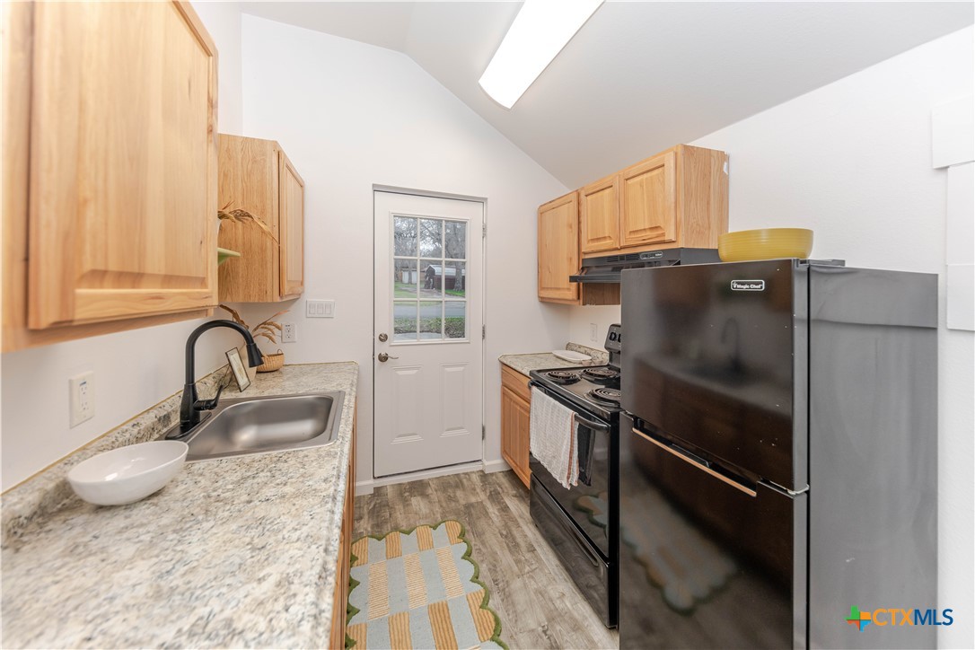 main property photo 37