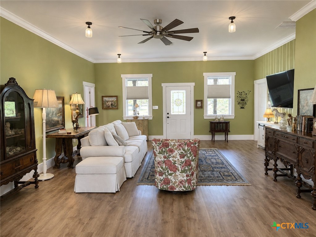 main property photo 10