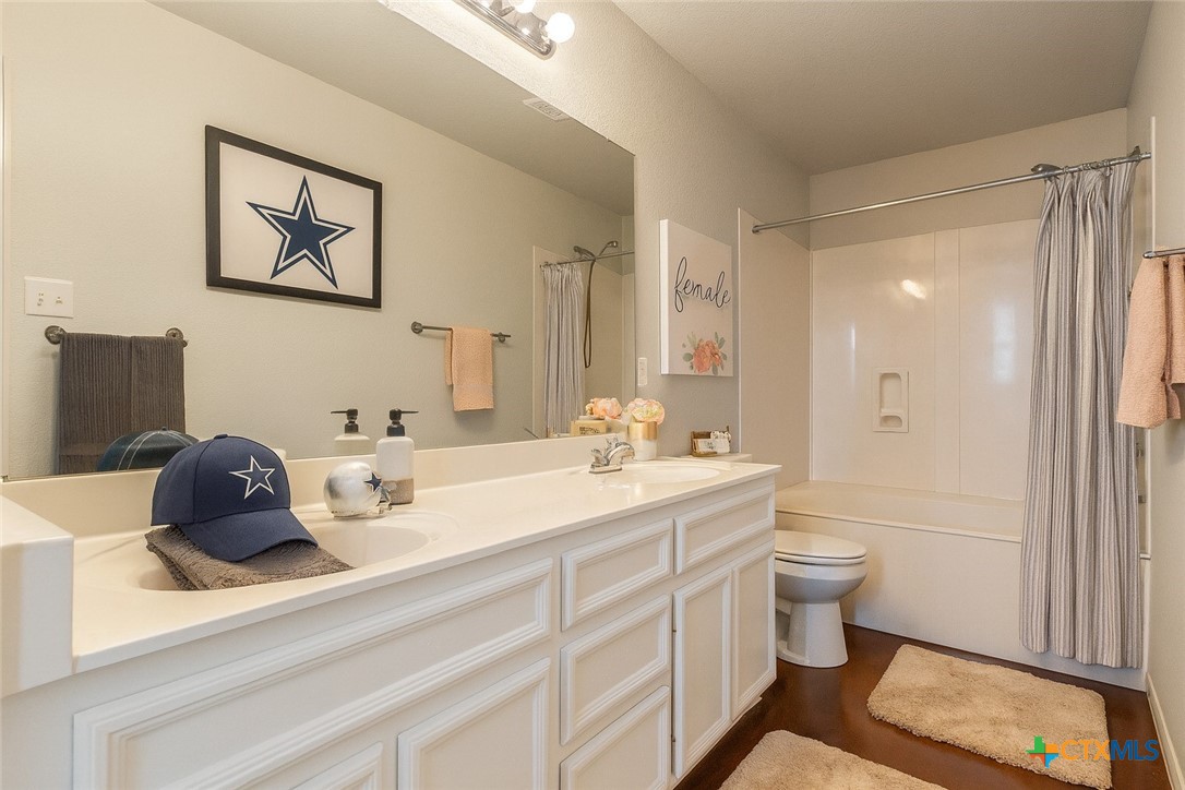 main property photo 8