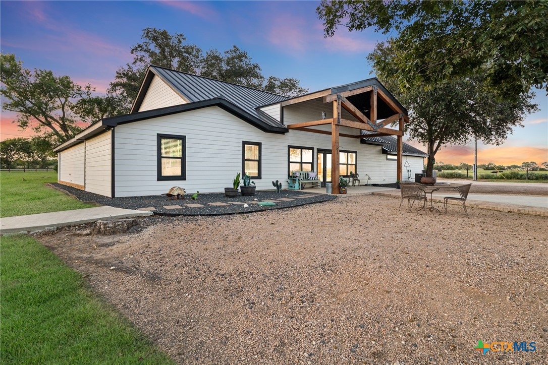 main property photo 40