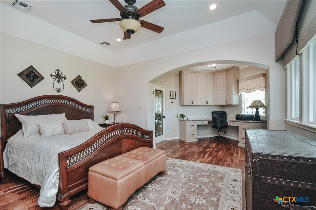 main property photo 18