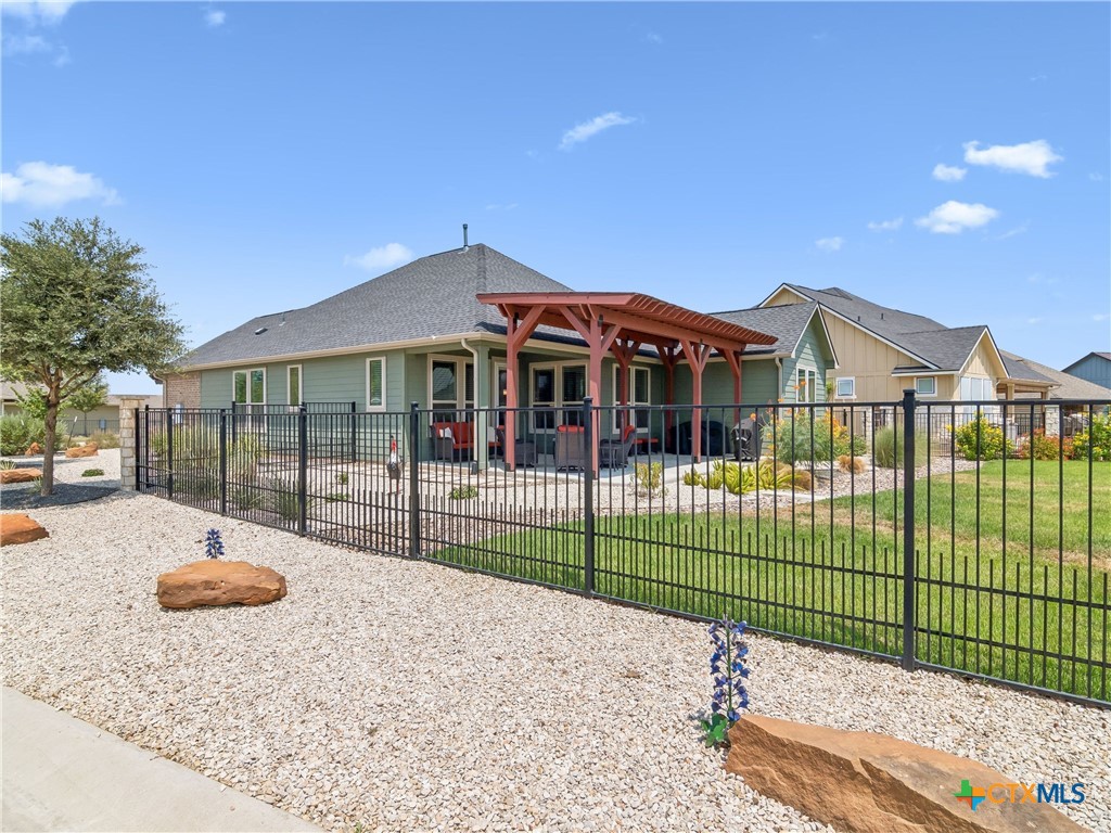 main property photo 25