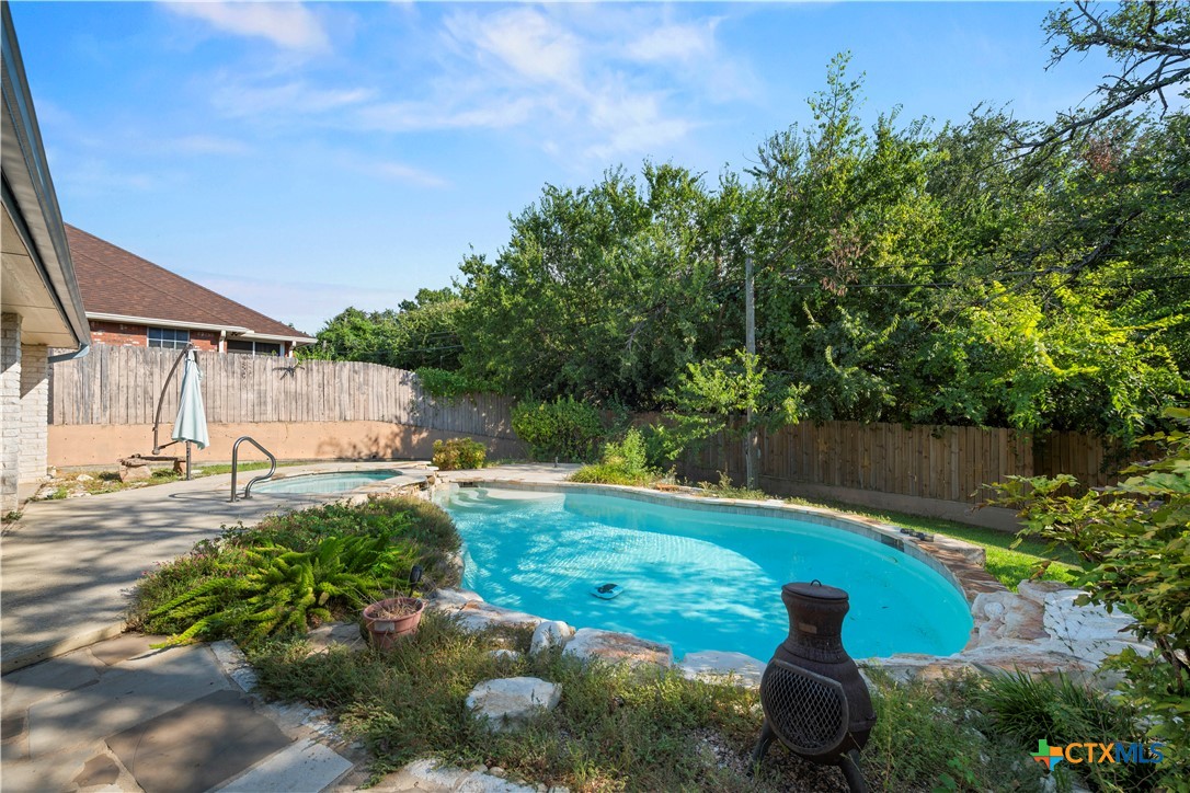main property photo 29