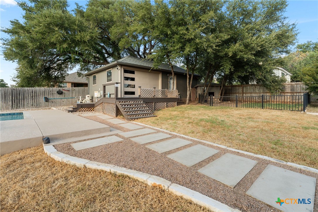 main property photo 13