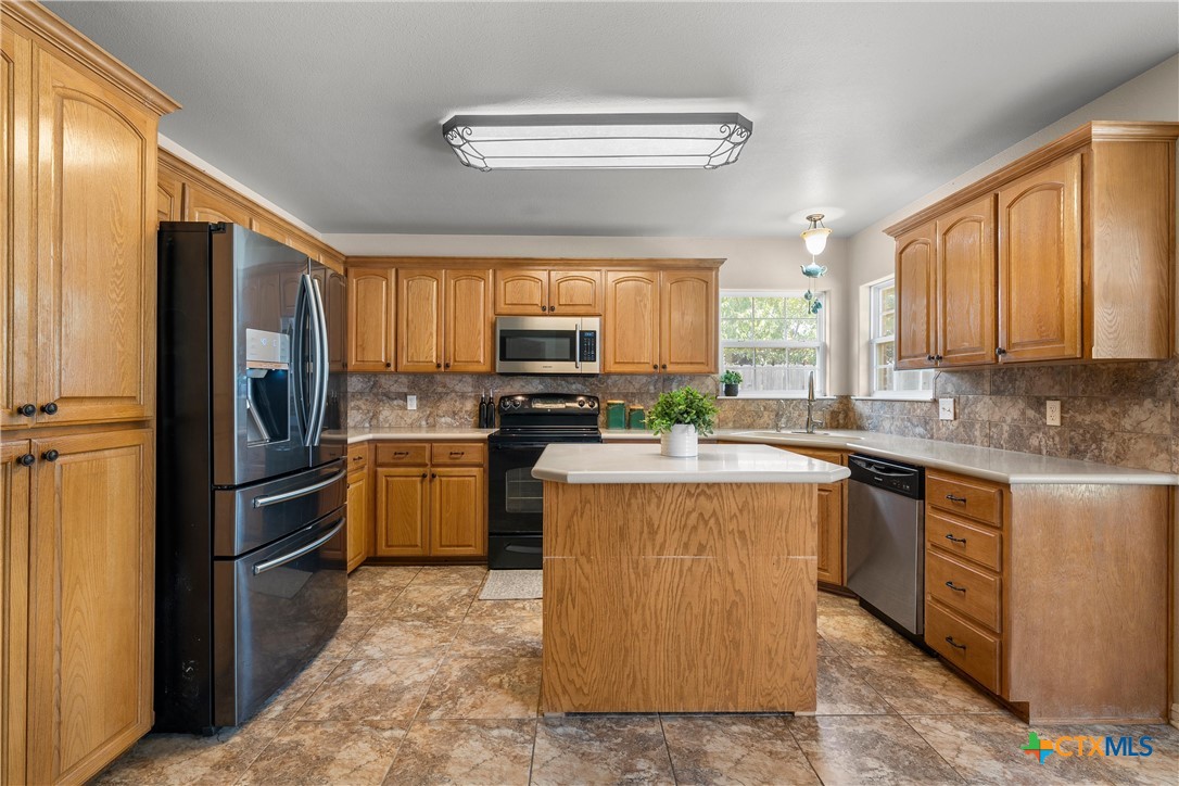 main property photo 13