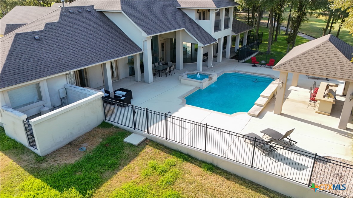 main property photo 37