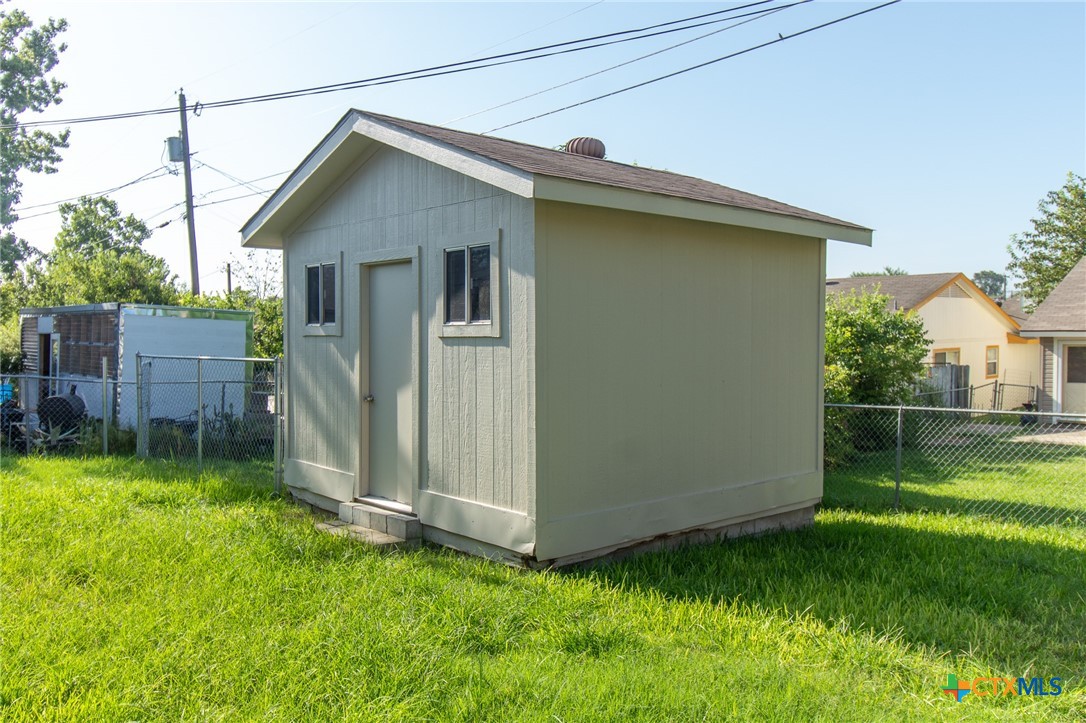 main property photo 37