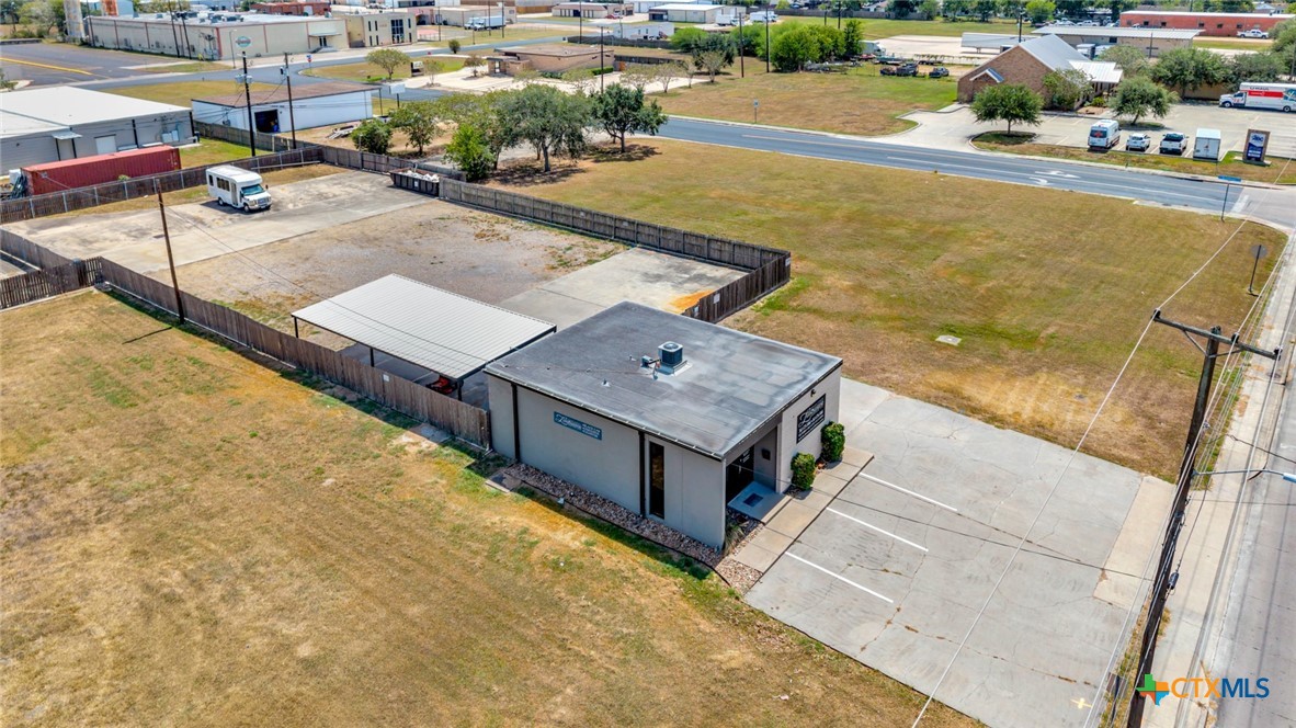 main property photo 17