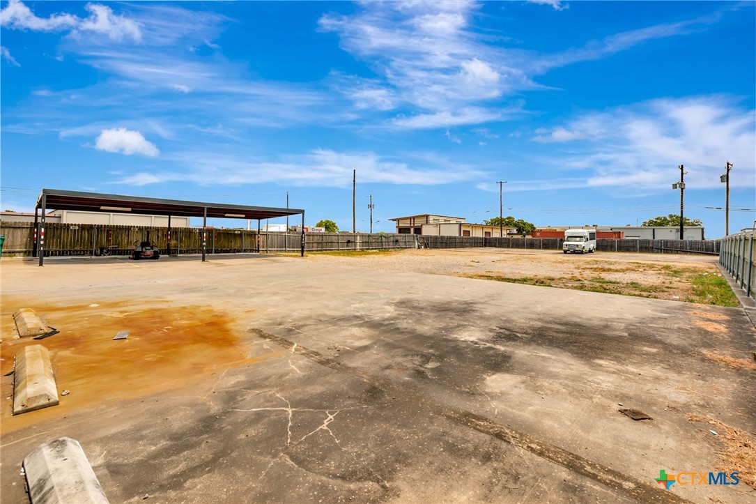 main property photo 34