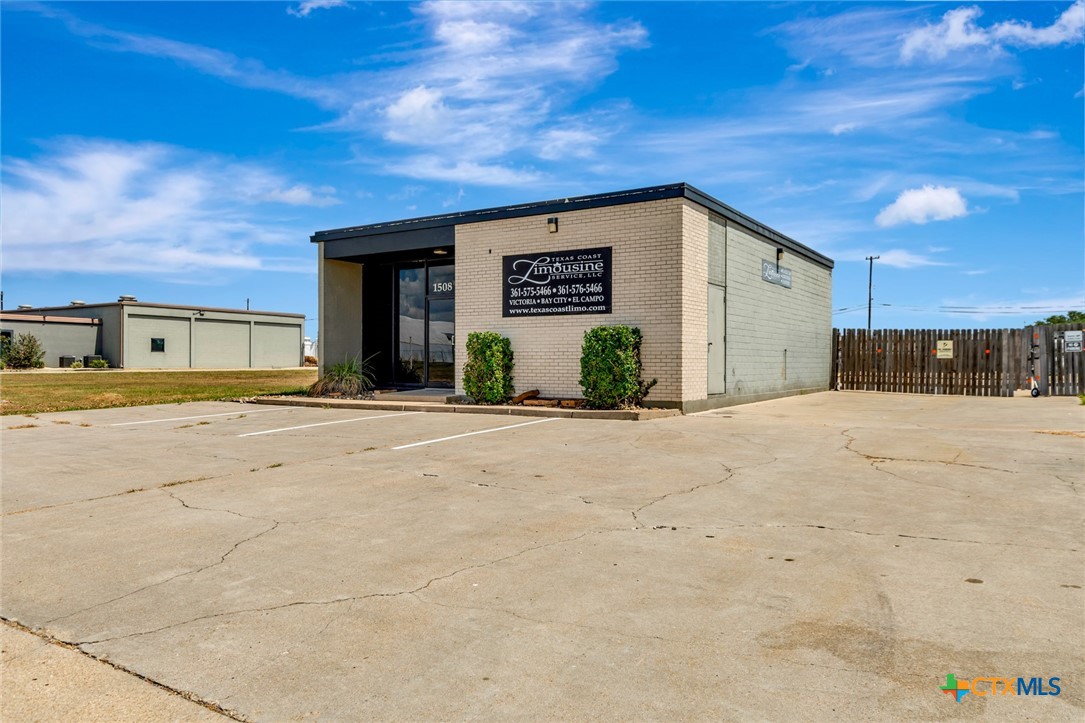 main property photo 41