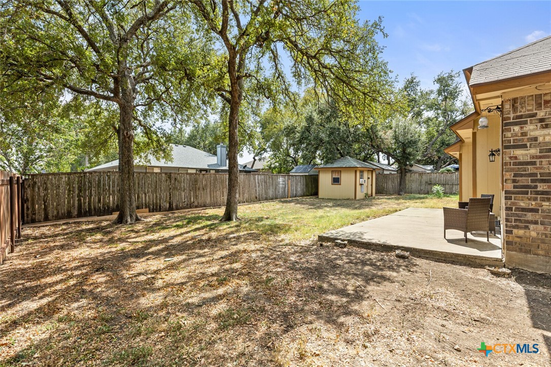 main property photo 40