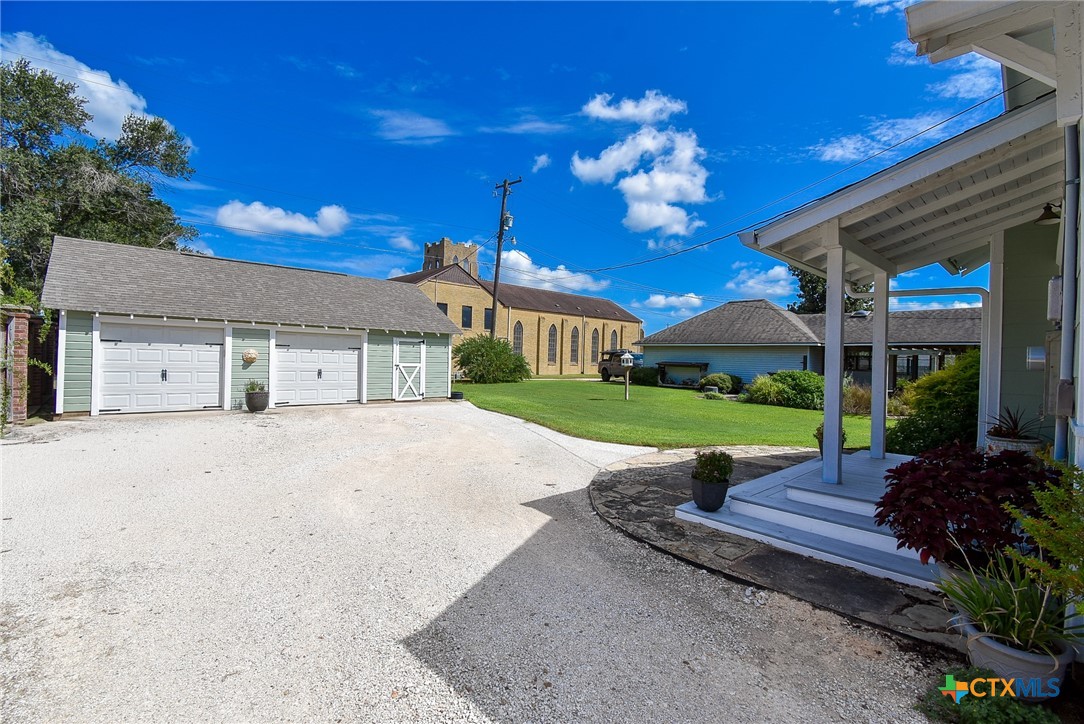 main property photo 37