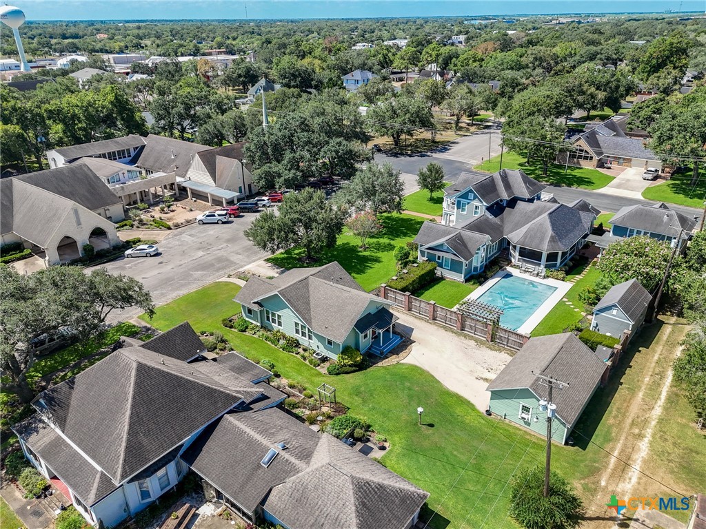 main property photo 40