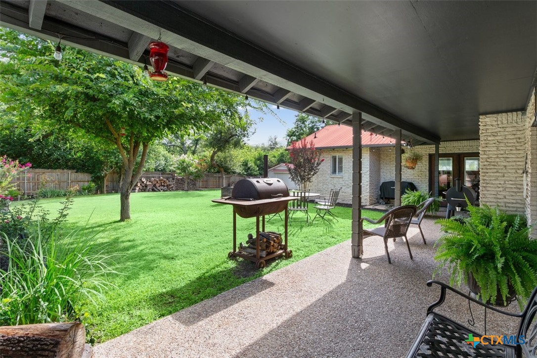main property photo 28