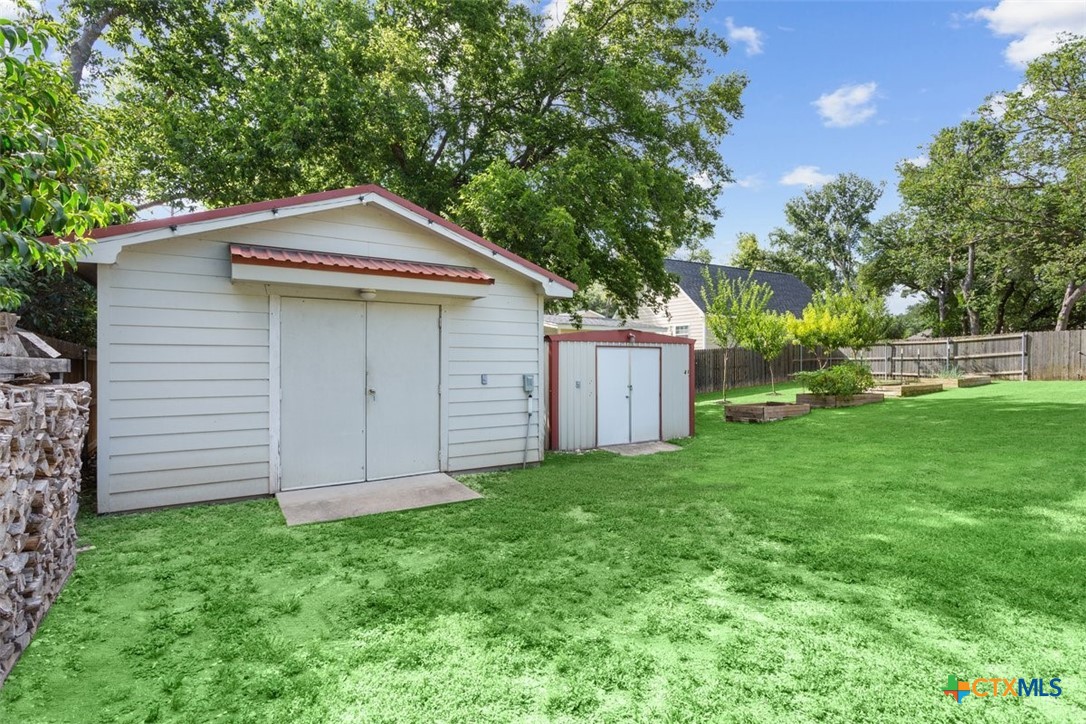 main property photo 32