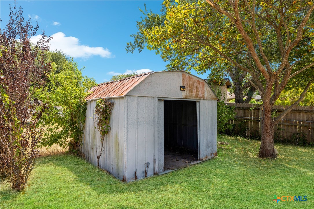 main property photo 25