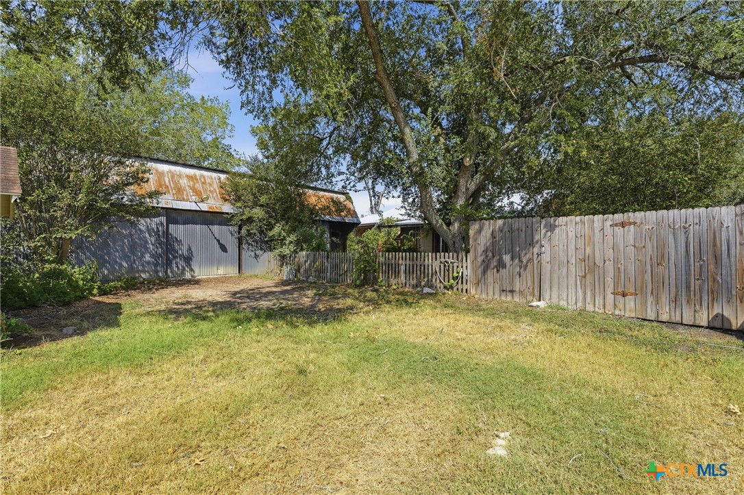 main property photo 18