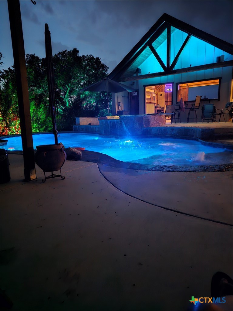 main property photo 7