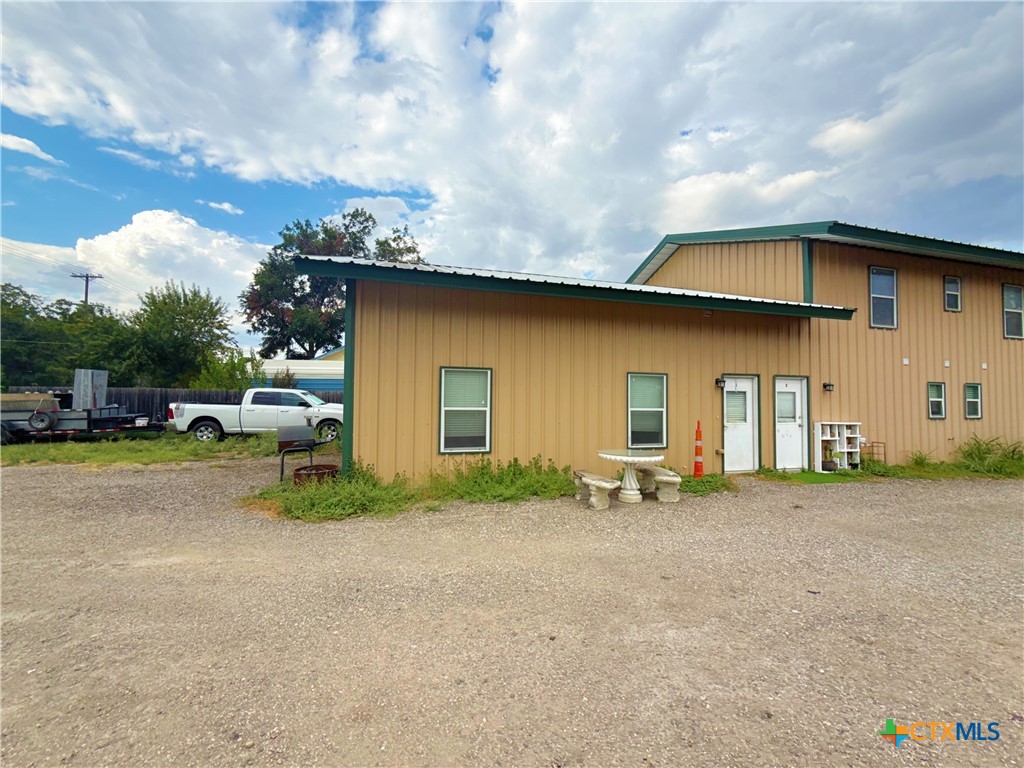 main property photo 8