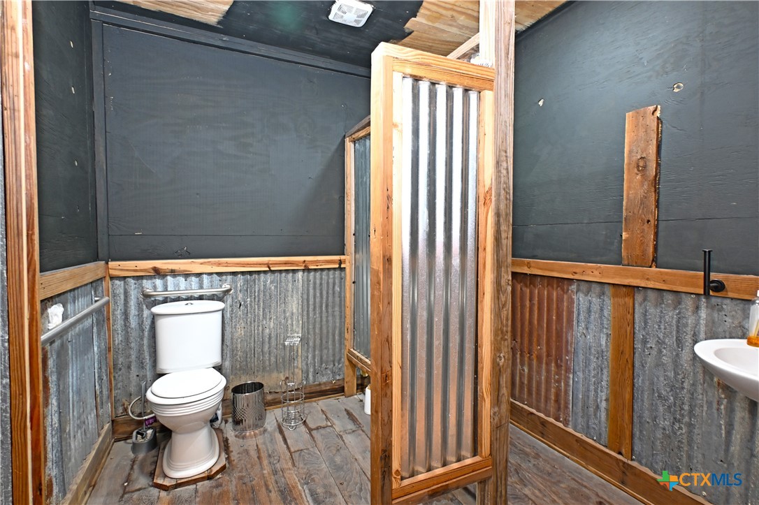 main property photo 16