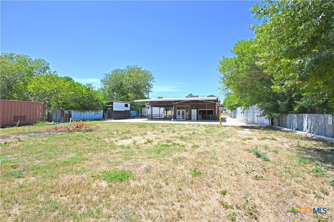 main property photo 6