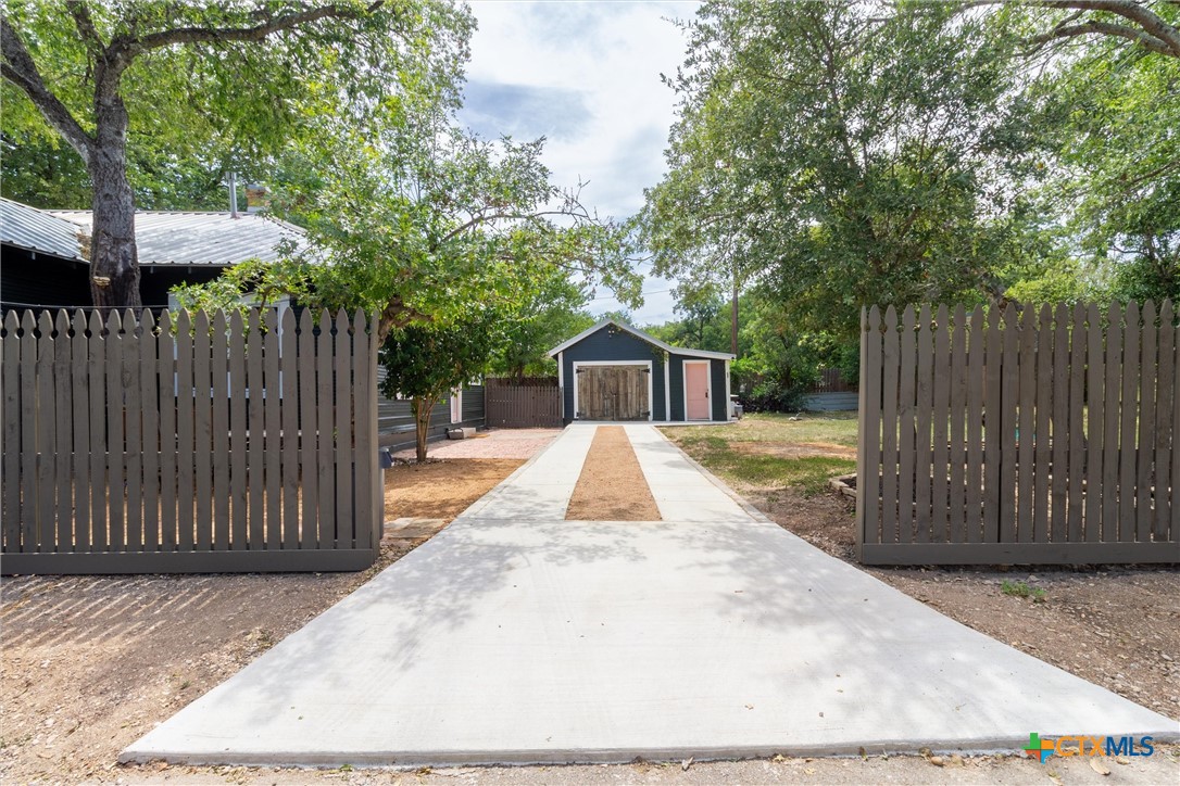 main property photo 32