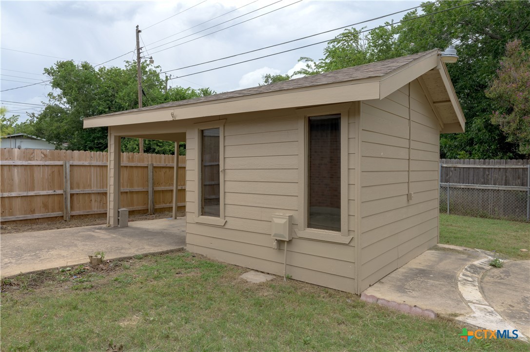 main property photo 20