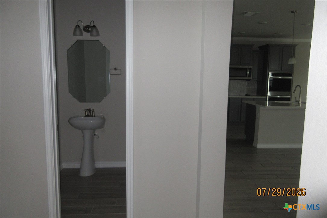main property photo 9