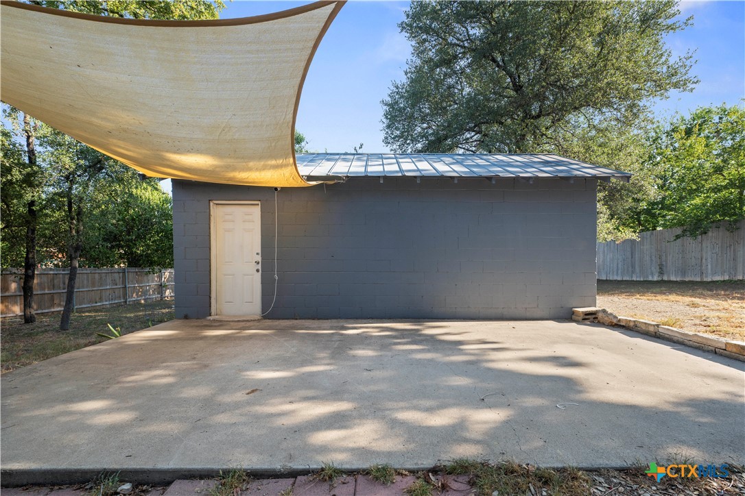 main property photo 18