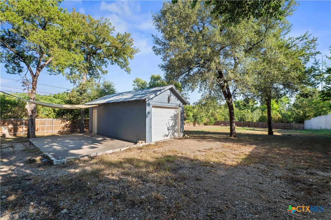 main property photo 25