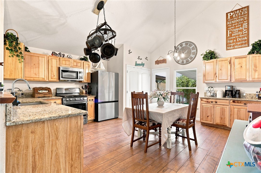 main property photo 10