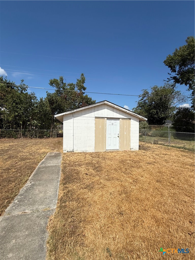 main property photo 34