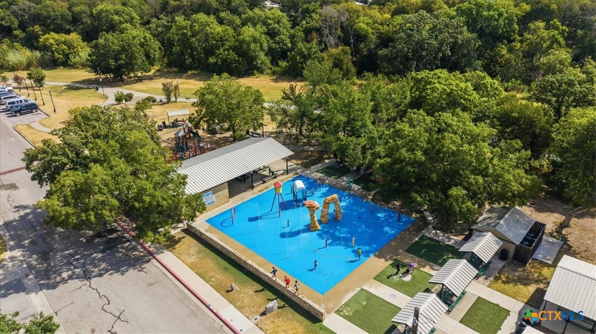 main property photo 39