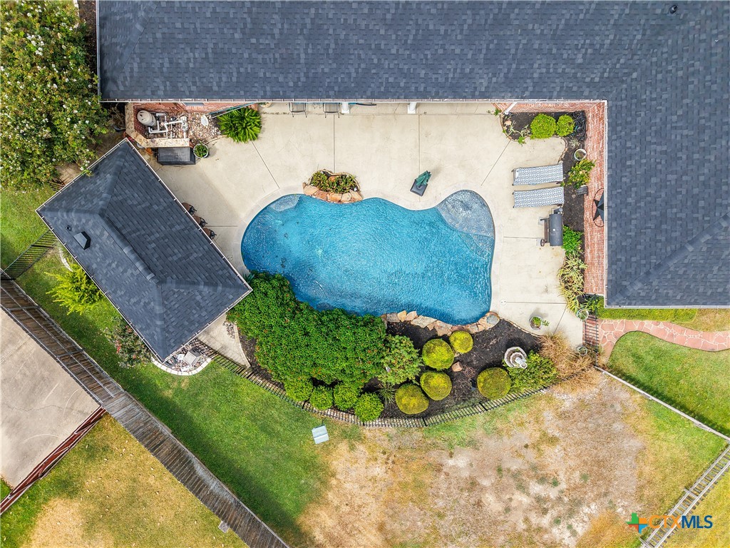 main property photo 41