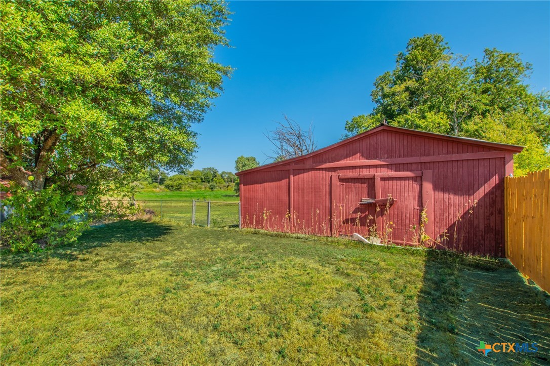 main property photo 23