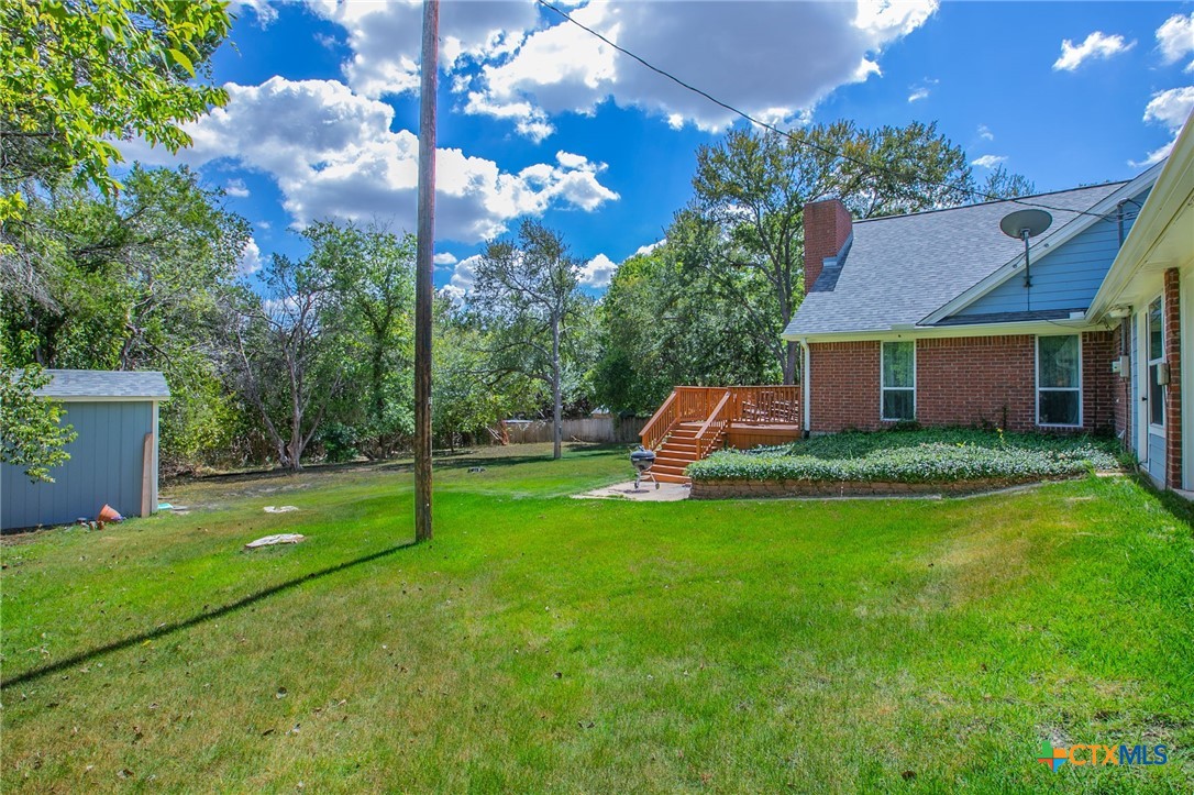 main property photo 28